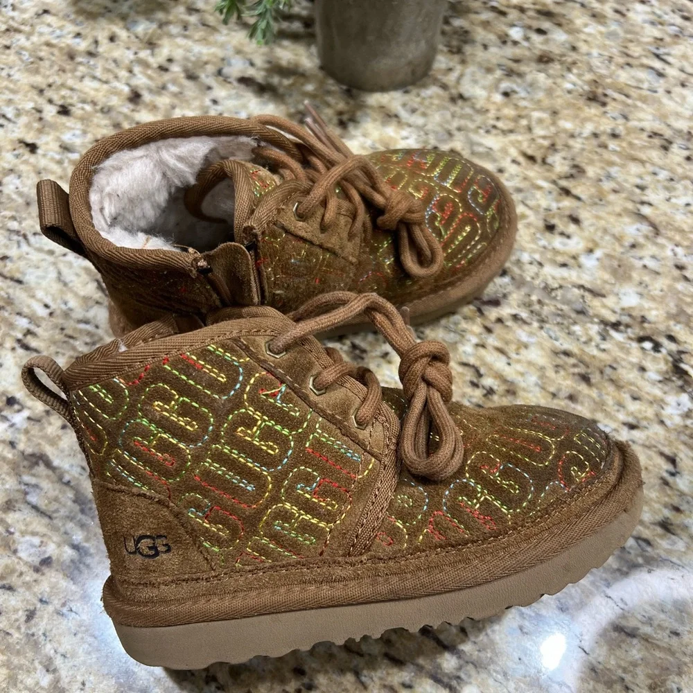 UGG Neumel II Graphic Stitch Tan Toddler Boots 11